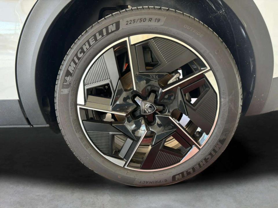 peugeot-408-2025-eletrico-0cc