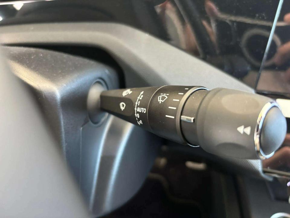 peugeot-408-2025-eletrico-0cc