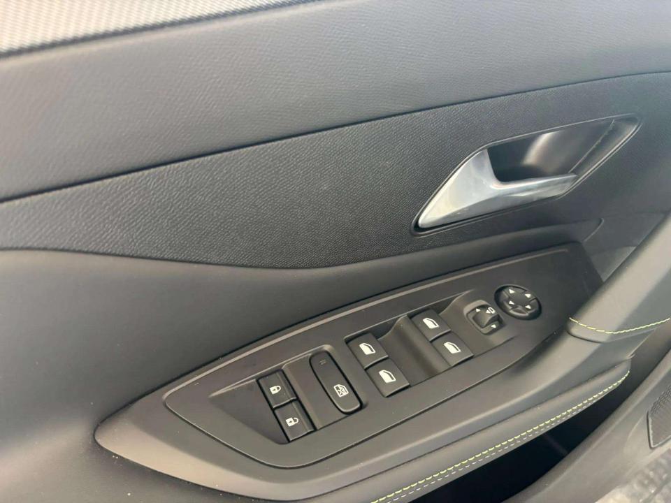 peugeot-408-2025-eletrico-0cc