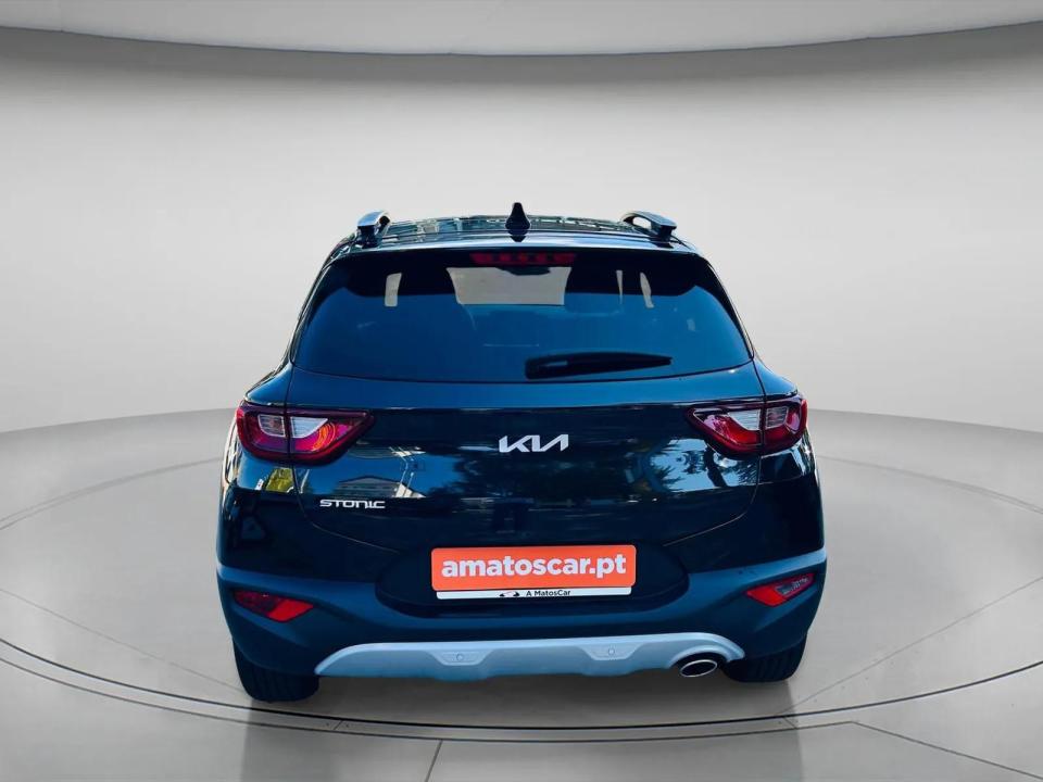 kia-stonic-2024-gasolina-998cc
