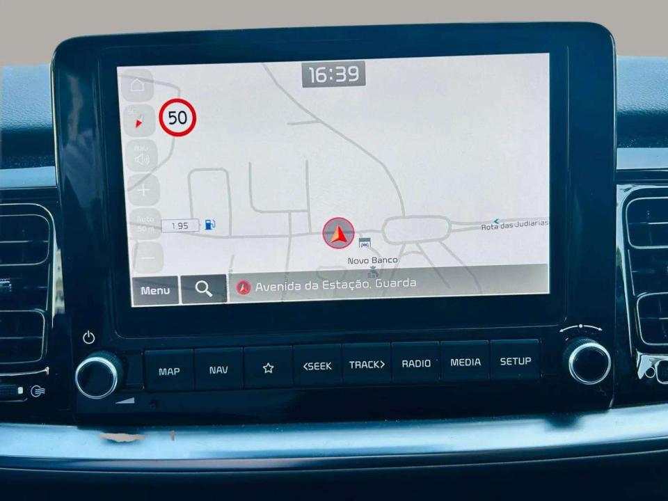 kia-stonic-2024-gasolina-998cc