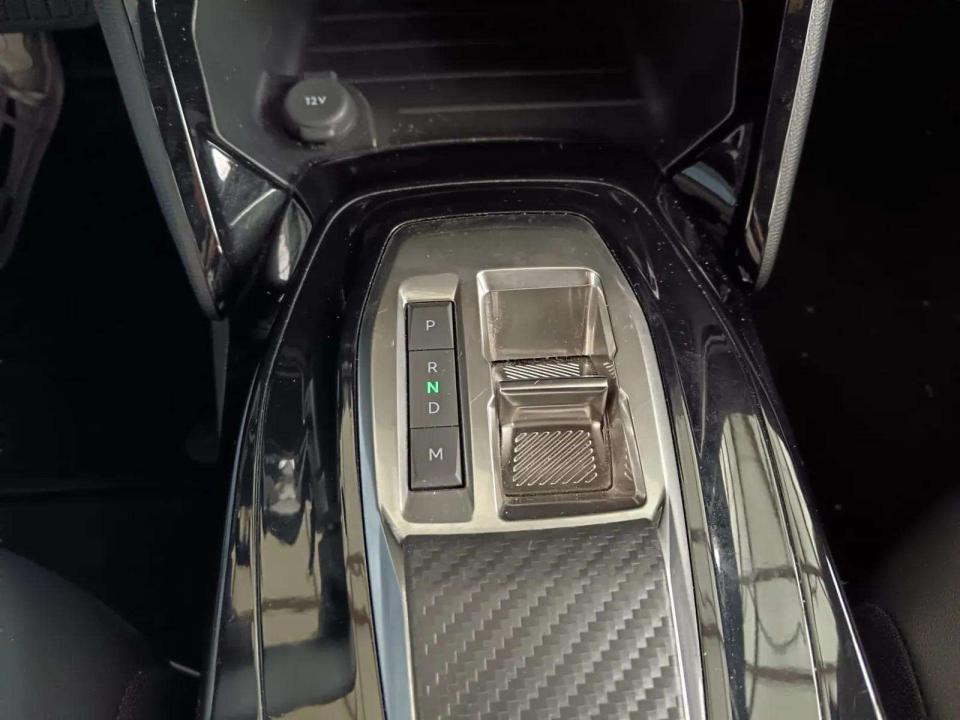 peugeot-2008-2025-hibrido-1199cc