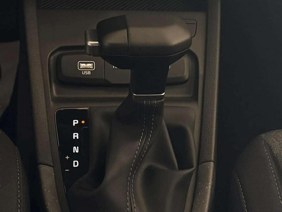 kia-stonic-2026-gasolina-998cc
