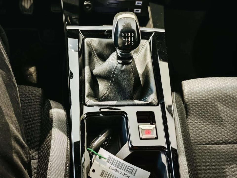 opel-astra-2026-gasolina-1199cc
