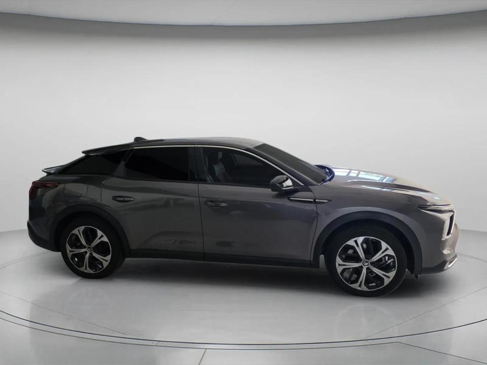 citroen-c5-x-2023-hibrido-1598cc