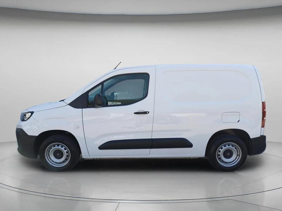 citroen-berlingo-2025-diesel-1499cc