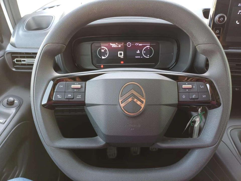 citroen-berlingo-2025-diesel-1499cc