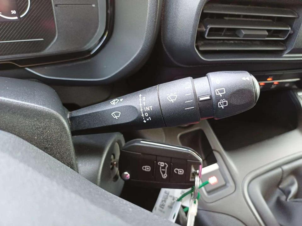 citroen-berlingo-2025-diesel-1499cc