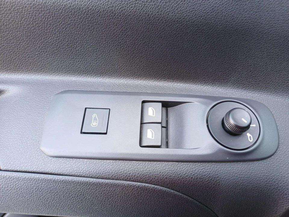 citroen-berlingo-2025-diesel-1499cc
