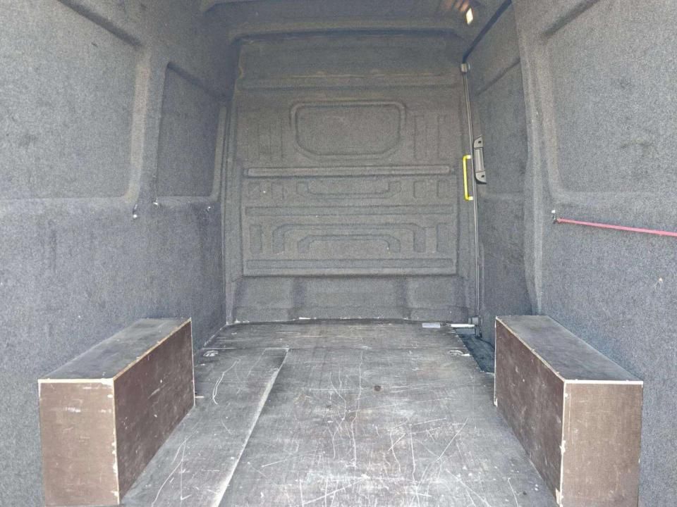 volkswagen-crafter-2022-diesel-1968cc