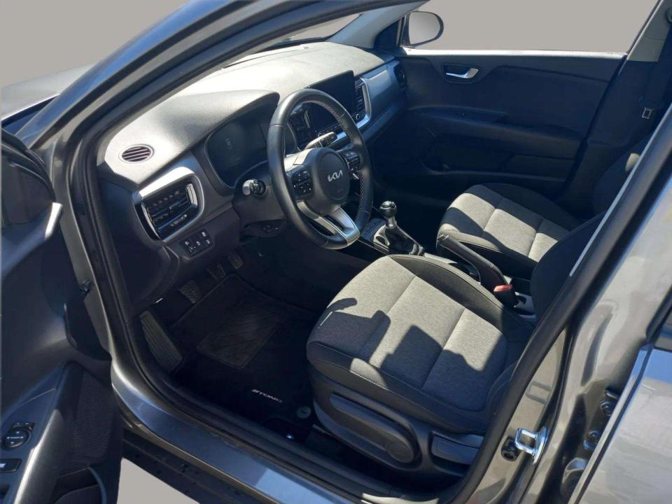 kia-stonic-2025-gasolina-1197cc