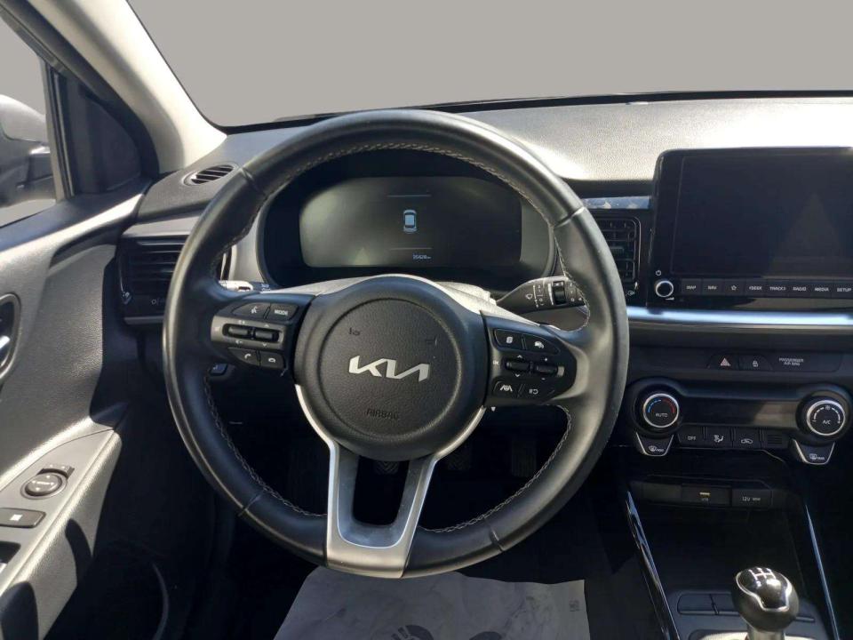 kia-stonic-2025-gasolina-1197cc