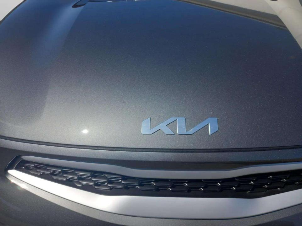 kia-stonic-2025-gasolina-1197cc