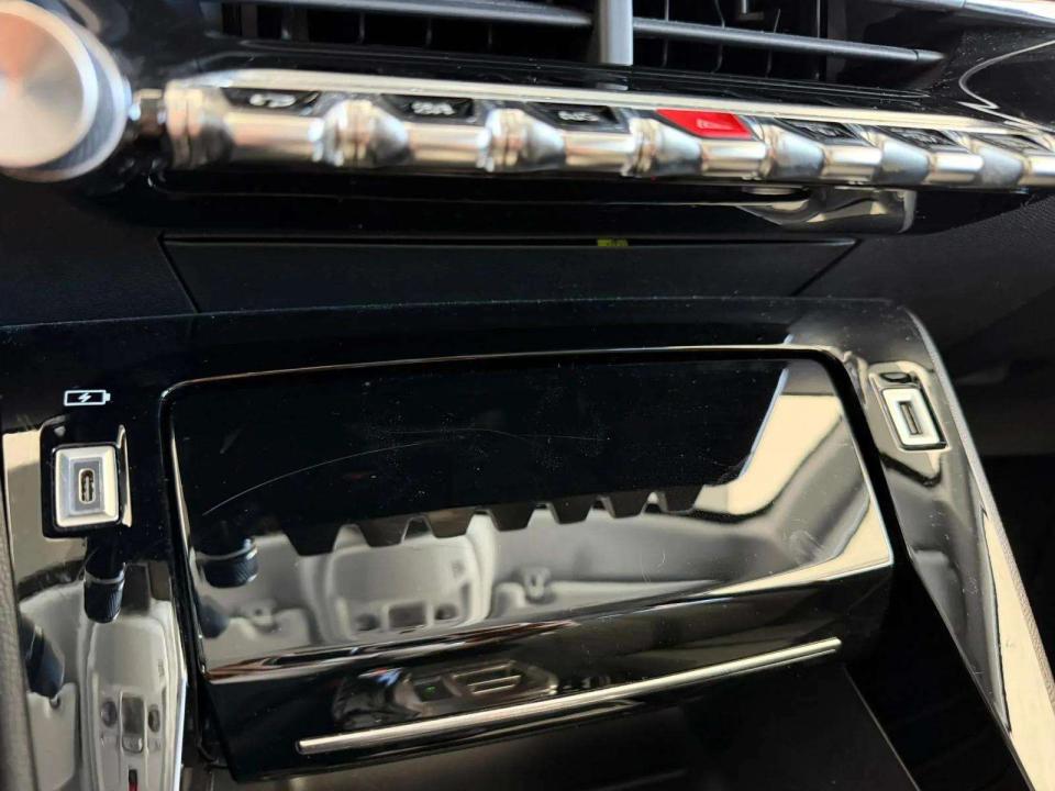 peugeot-e-208-2024-eletrico-0cc