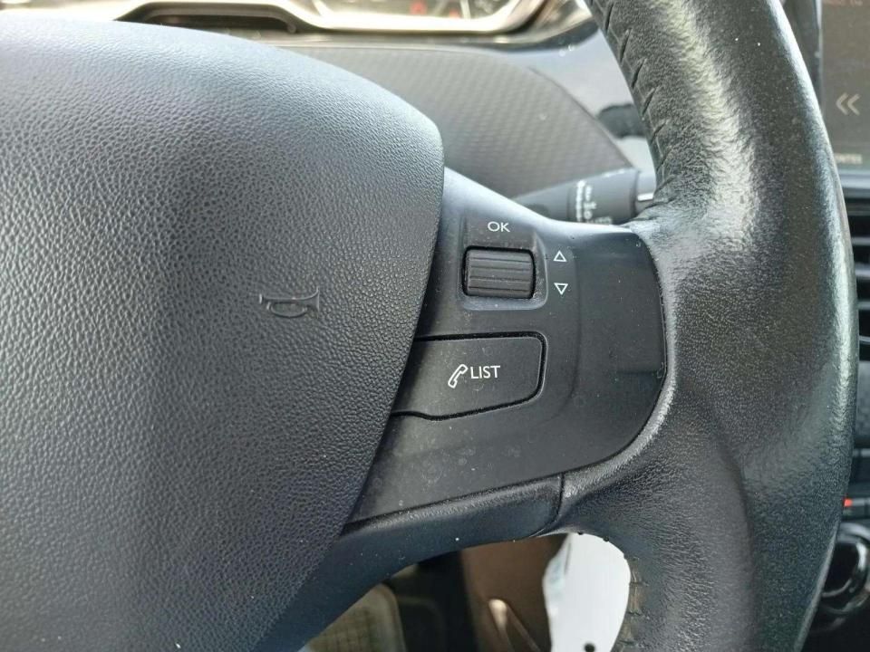 peugeot-2008-2017-gasolina-1199cc
