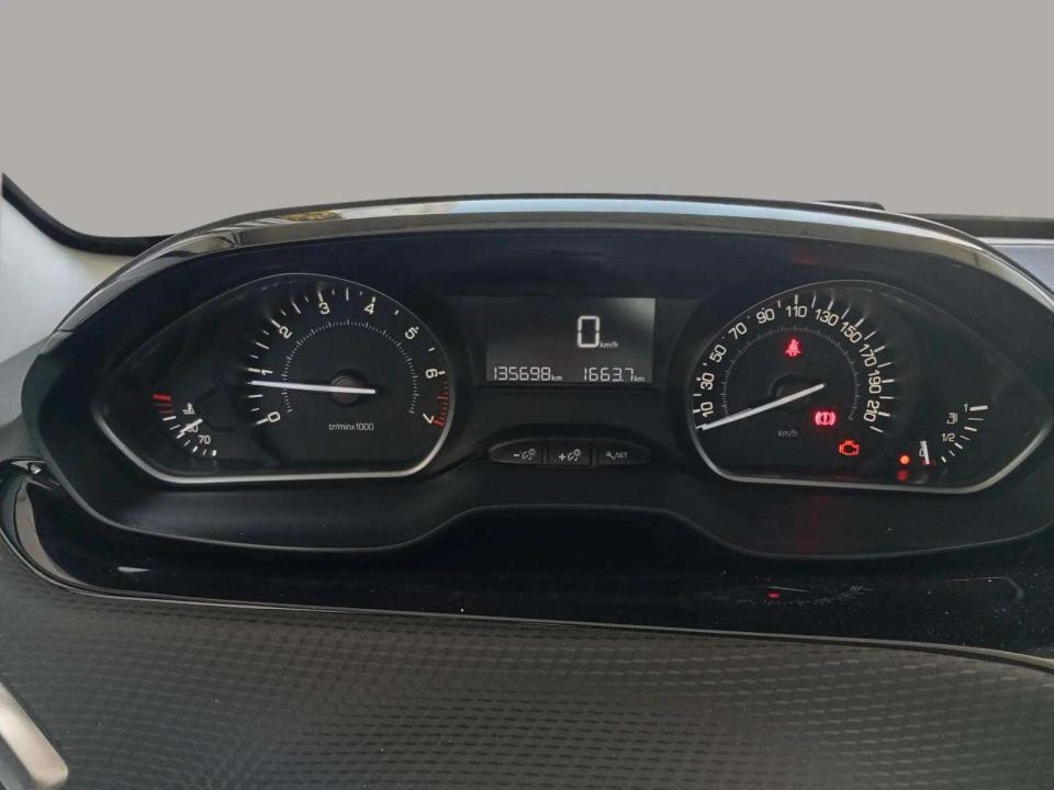 peugeot-2008-2017-gasolina-1199cc