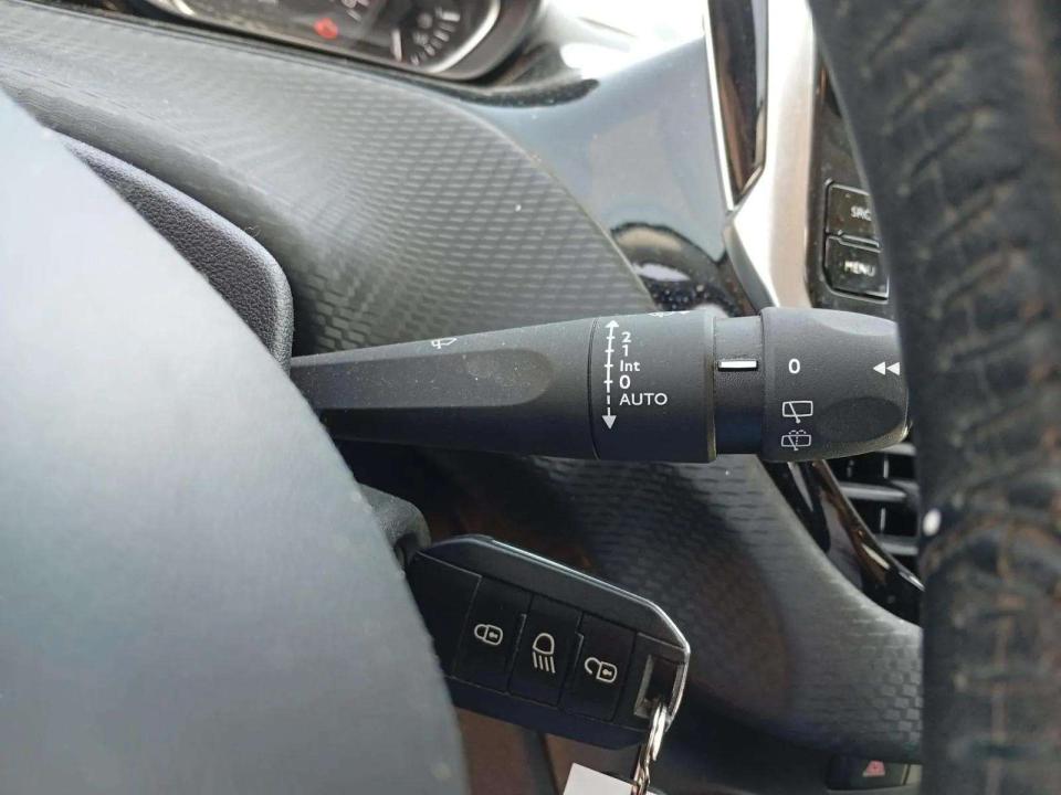 peugeot-2008-2017-gasolina-1199cc