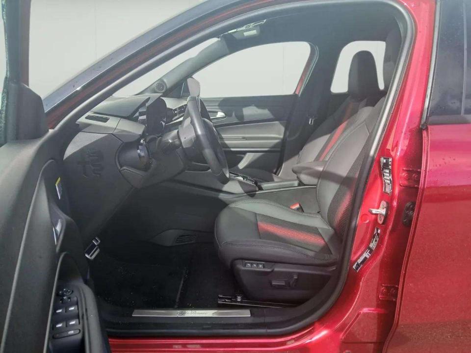alfa-romeo-junior-2024-eletrico-0cc