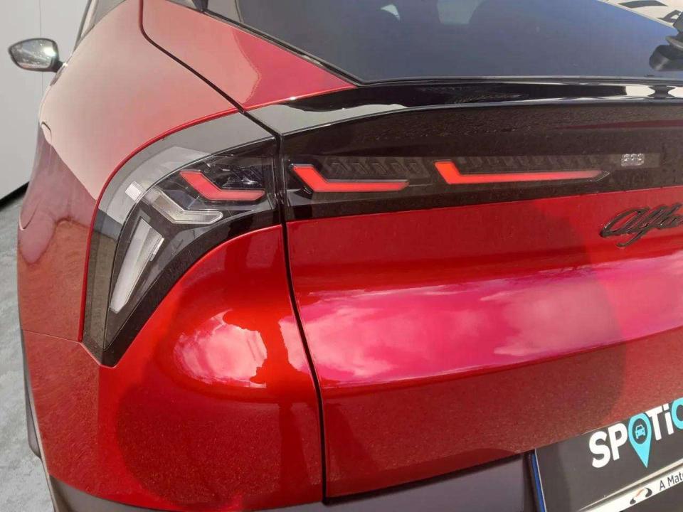 alfa-romeo-junior-2024-eletrico-0cc
