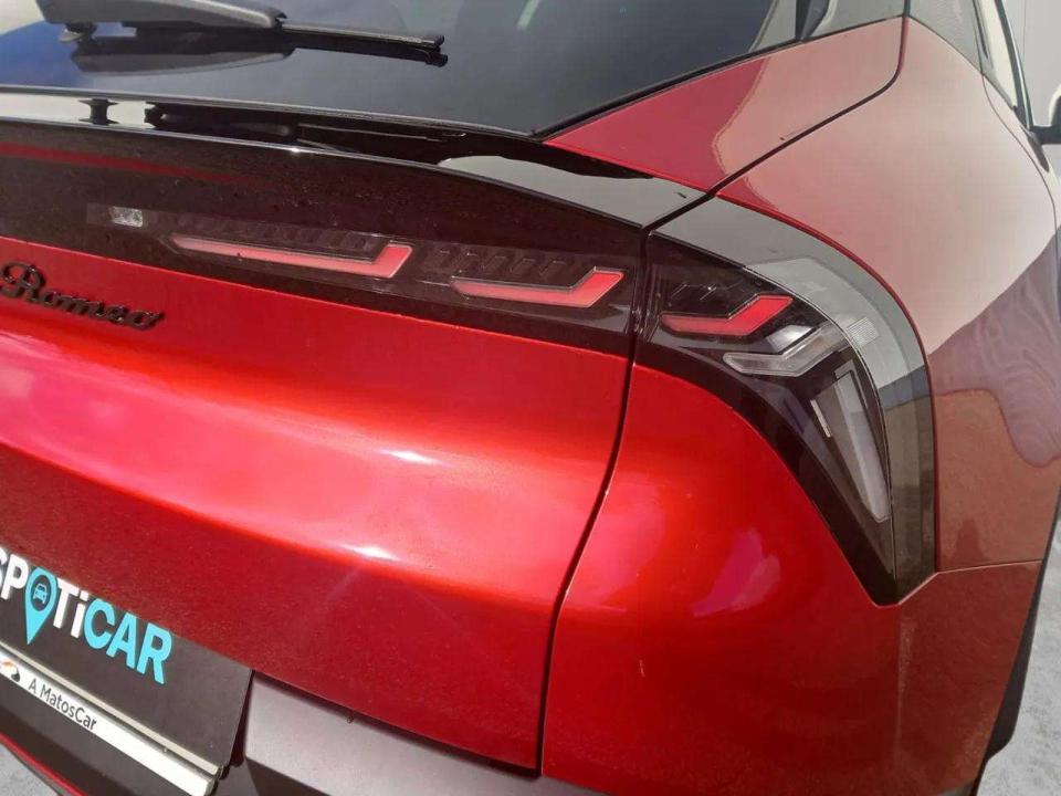 alfa-romeo-junior-2024-eletrico-0cc
