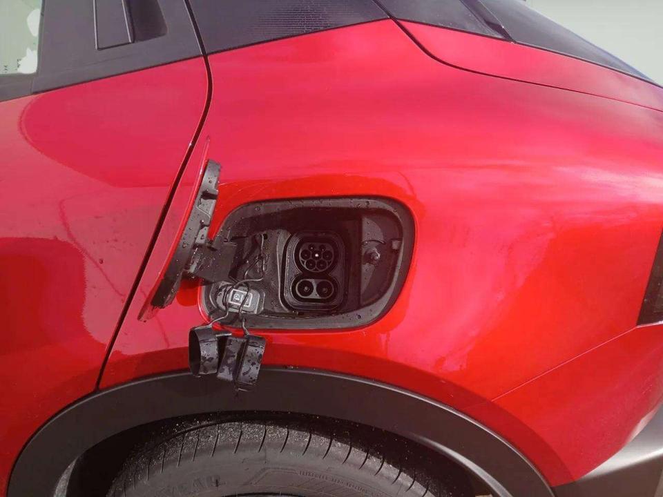 alfa-romeo-junior-2024-eletrico-0cc