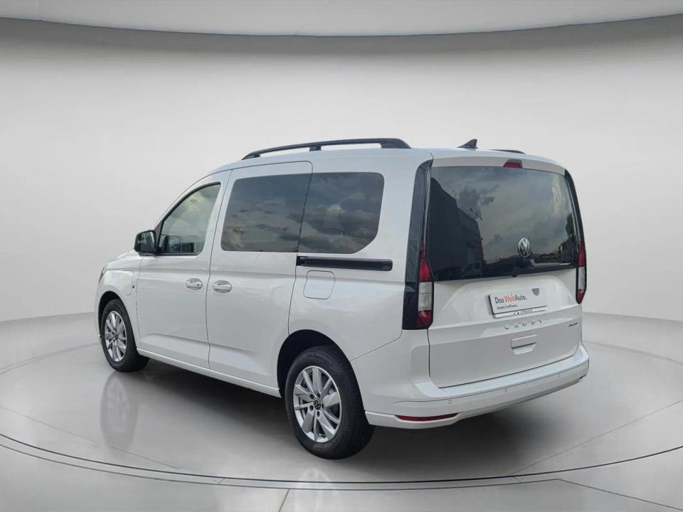 volkswagen-caddy-2026-hibrido-1498cc