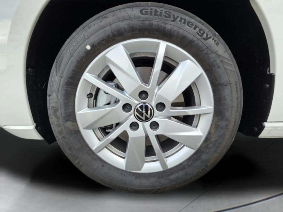 volkswagen-caddy-2026-hibrido-1498cc