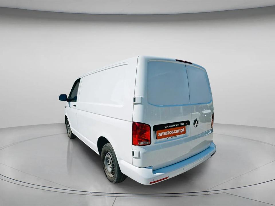 volkswagen-transporter-2022-diesel-1968cc