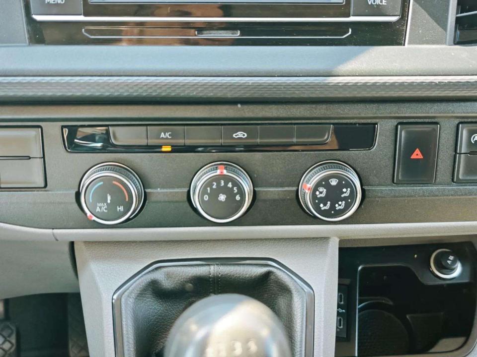 volkswagen-transporter-2022-diesel-1968cc