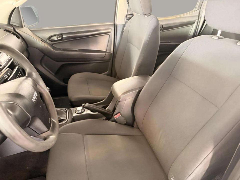 isuzu-d-max-2017-diesel-1900cc