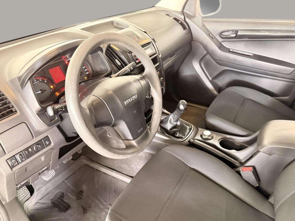 isuzu-d-max-2017-diesel-1900cc