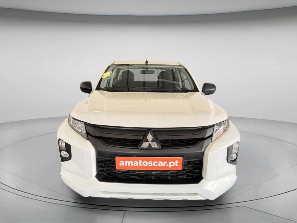 mitsubishi-l200-2023-diesel-2268cc