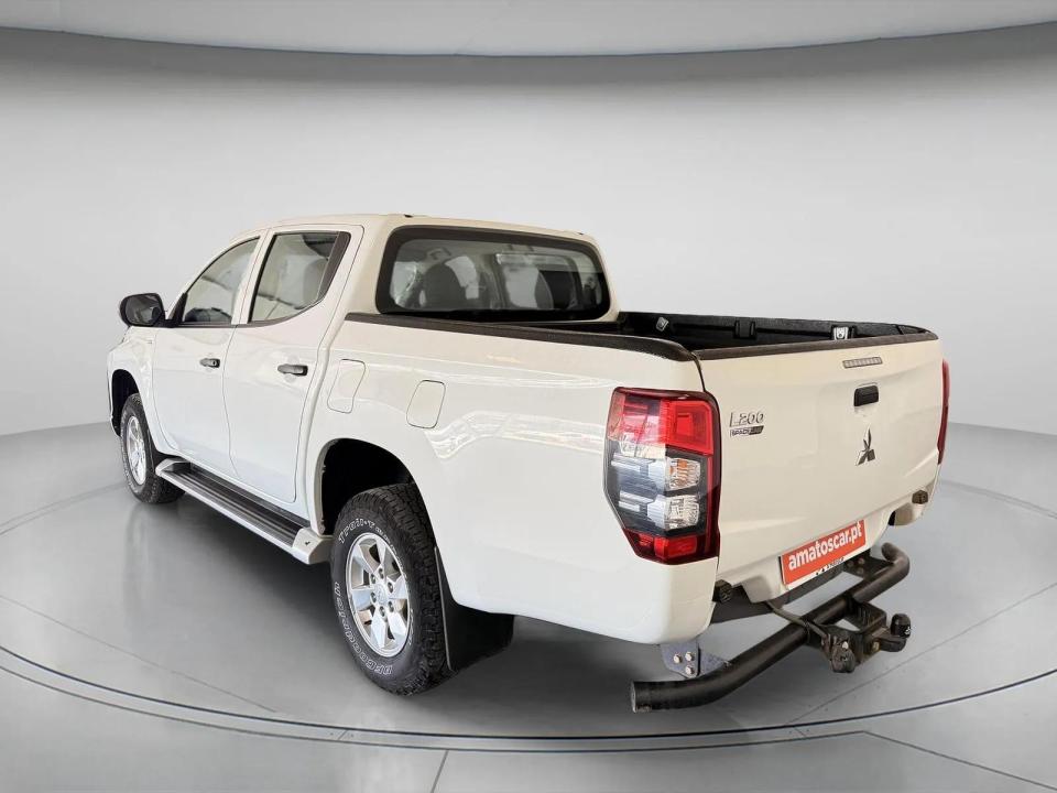 mitsubishi-l200-2023-diesel-2268cc