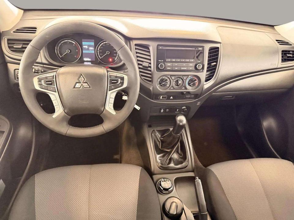 mitsubishi-l200-2023-diesel-2268cc