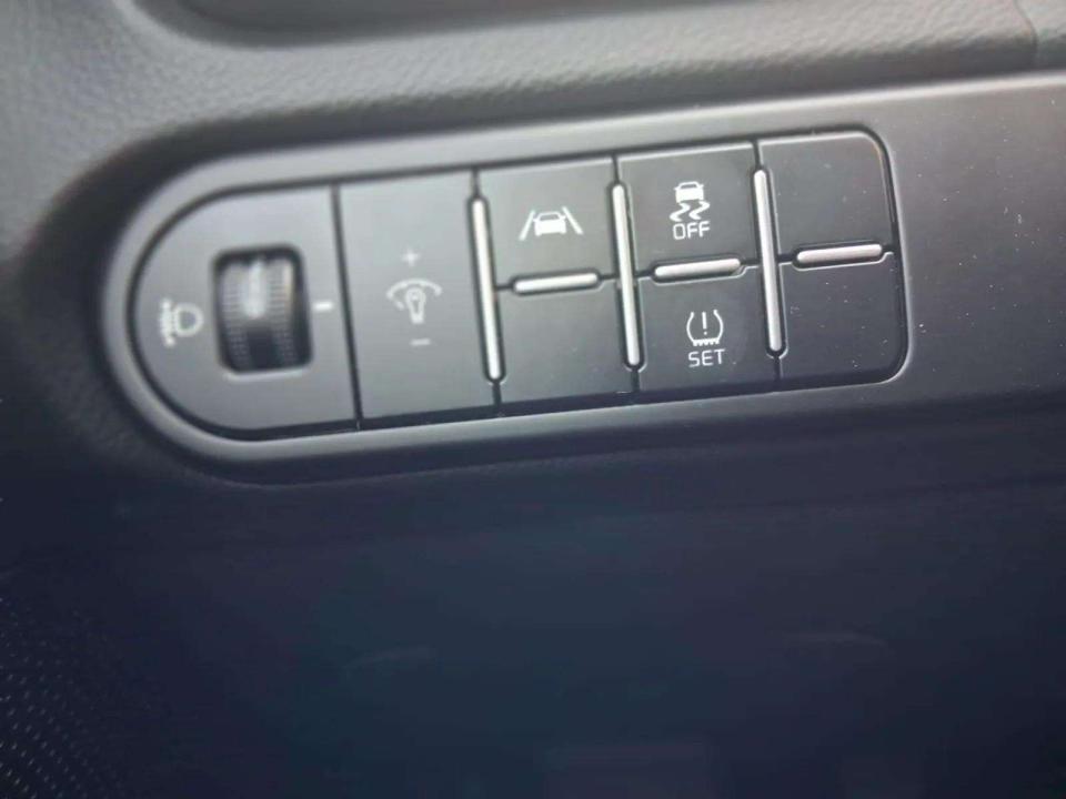 kia-xceed-2026-gasolina-998cc