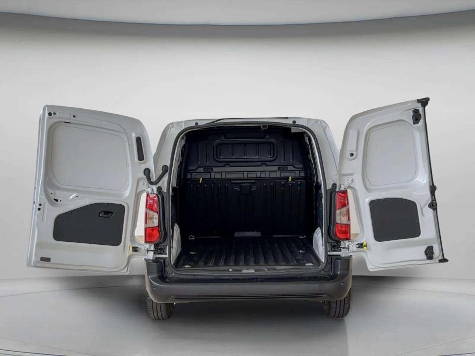 citroen-berlingo-2025-diesel-1499cc