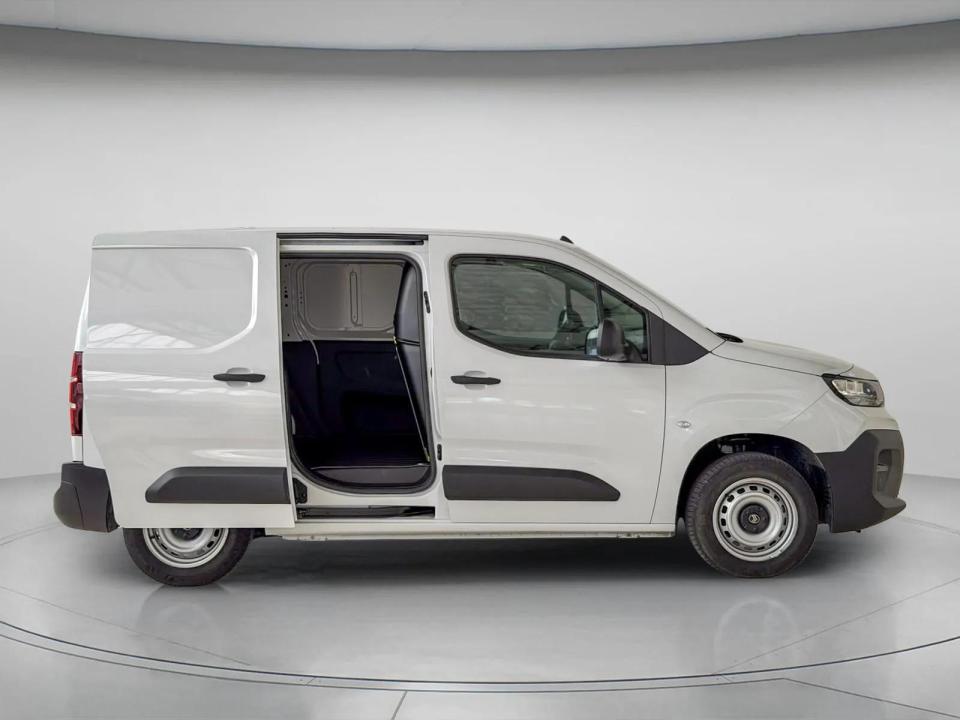 citroen-berlingo-2025-diesel-1499cc