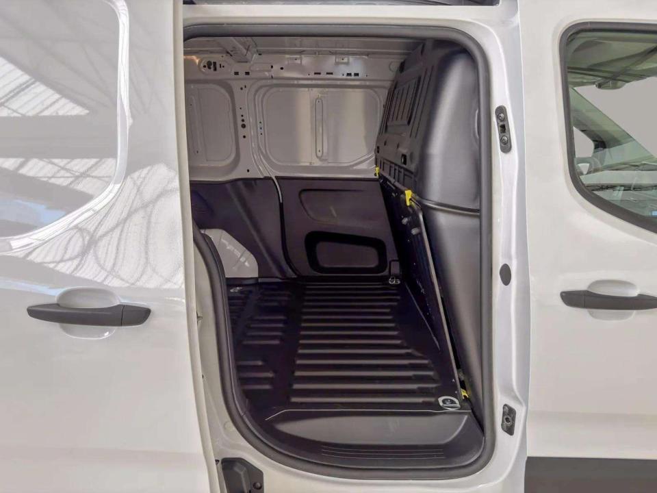 citroen-berlingo-2025-diesel-1499cc