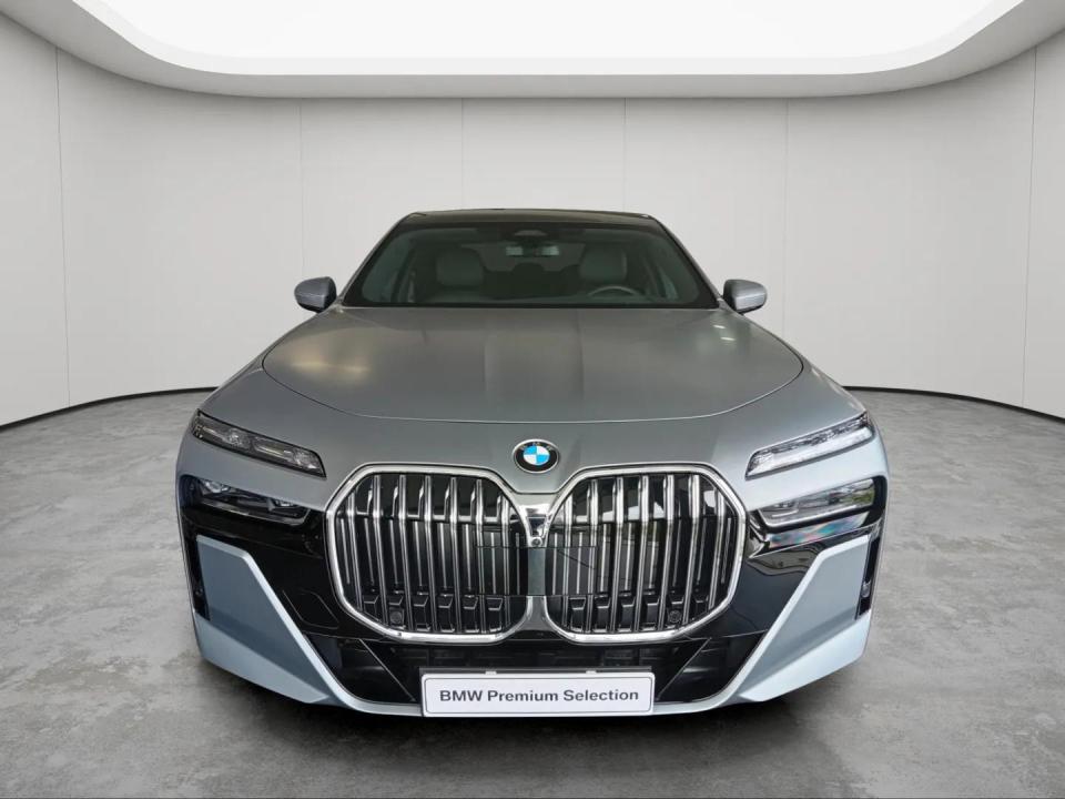 bmw-serie-7-2025-diesel-2993cc
