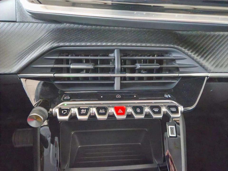peugeot-208-2025-eletrico-0cc