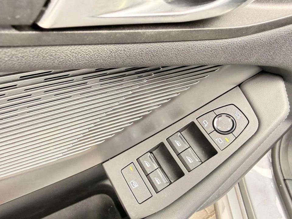 bmw-serie-1-2025-gasolina-1499cc