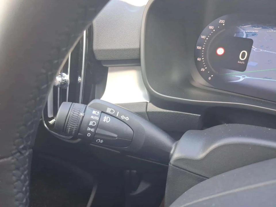 volvo-xc40-2026-gasolina-1969cc