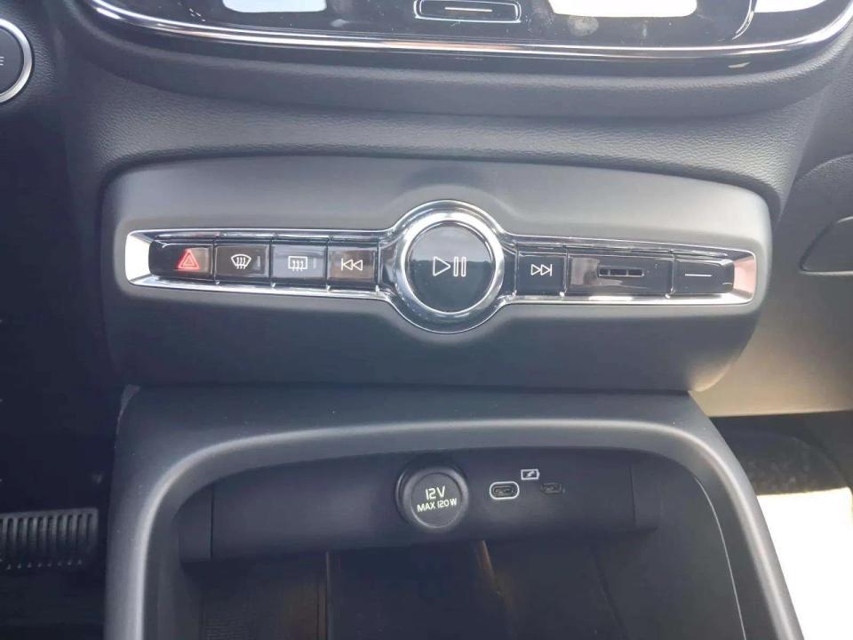 volvo-xc40-2026-gasolina-1969cc