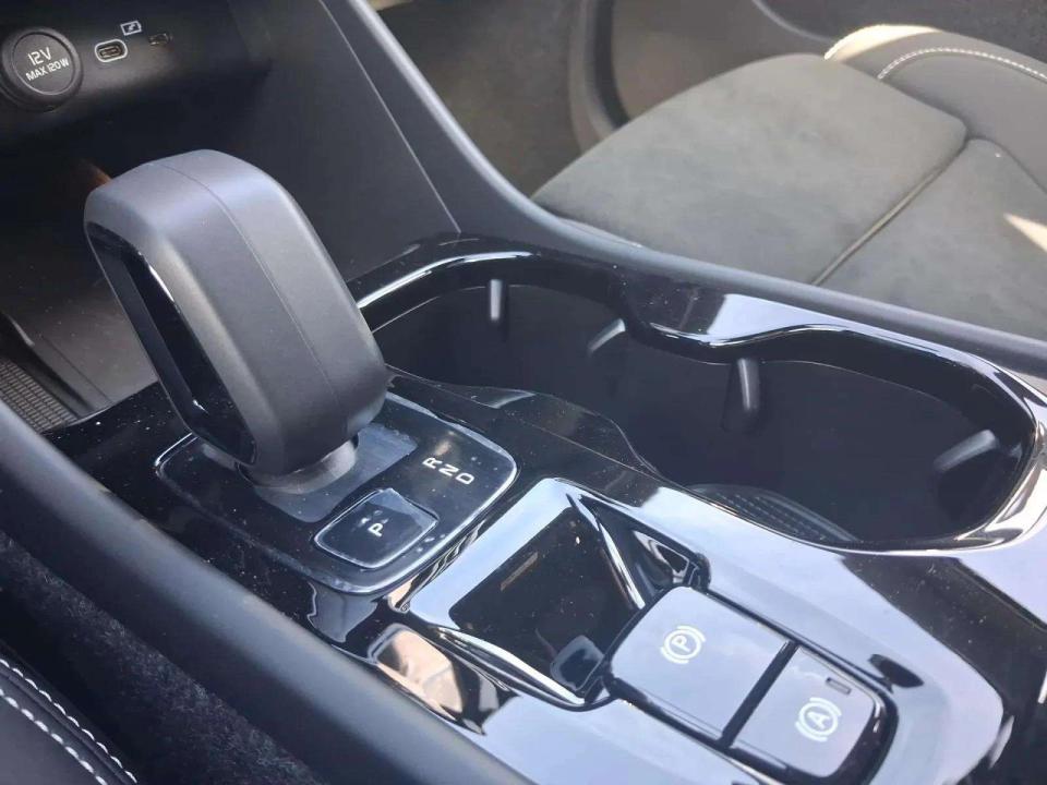 volvo-xc40-2026-gasolina-1969cc