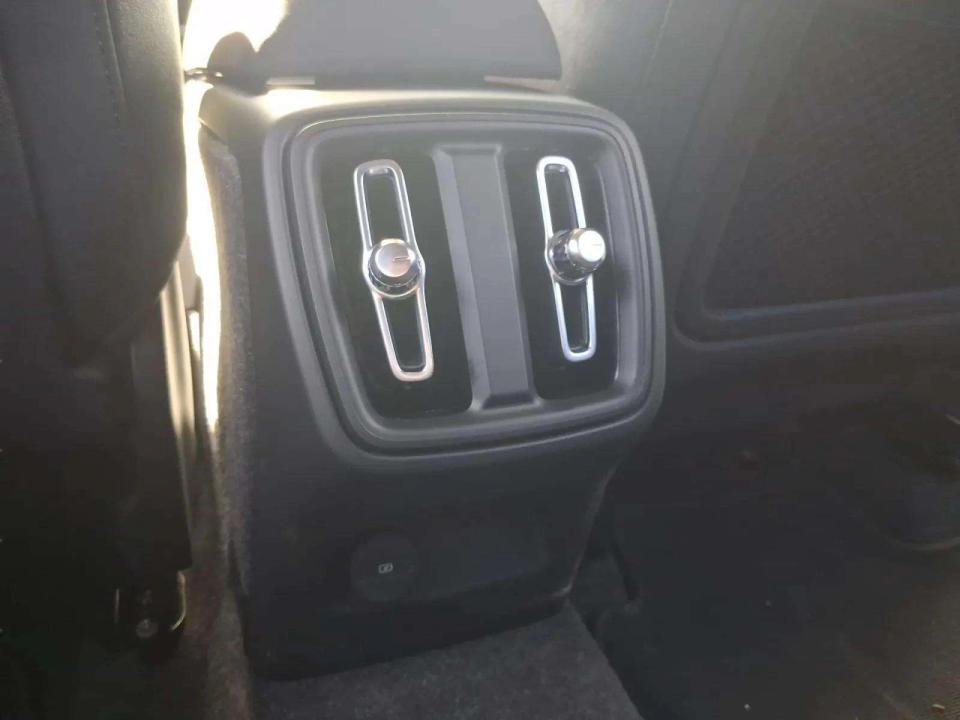 volvo-xc40-2026-gasolina-1969cc