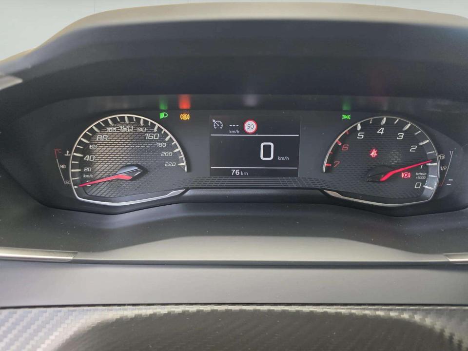 peugeot-208-2026-gasolina-1199cc