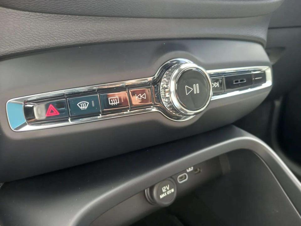 volvo-xc40-2026-gasolina-1969cc