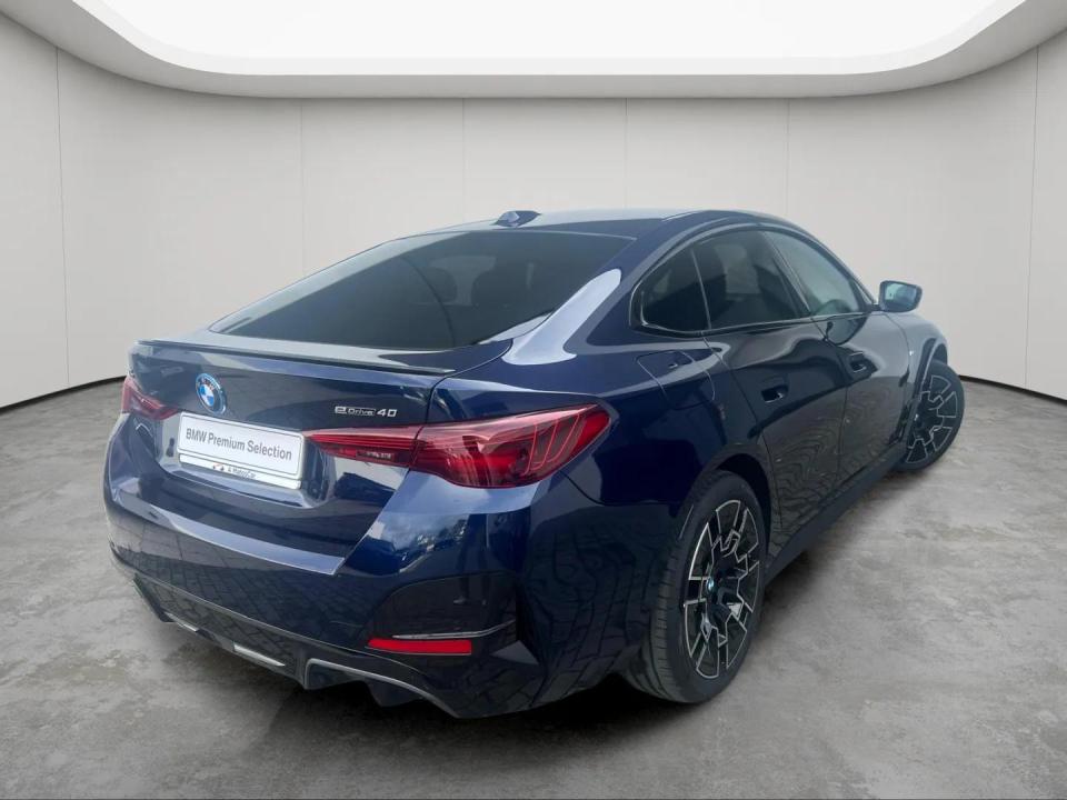 bmw-i4-2026-eletrico-0cc