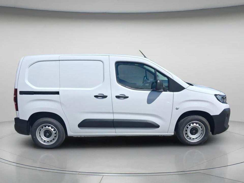 opel-combo-2025-diesel-1499cc