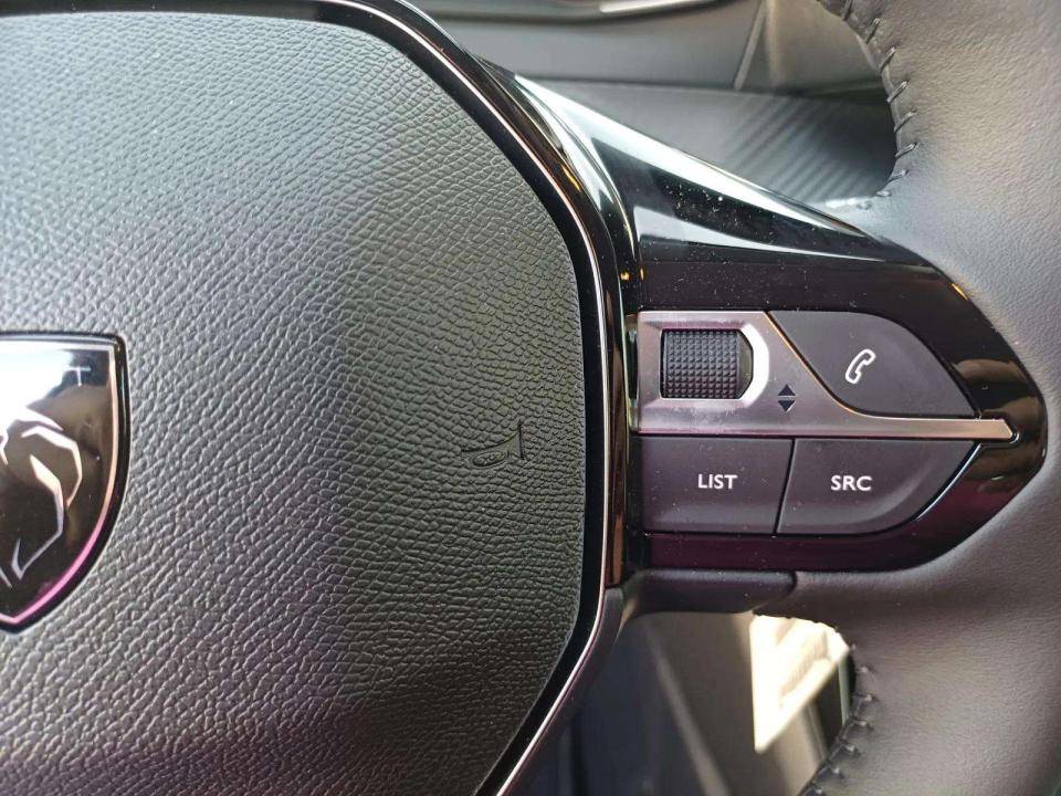 peugeot-208-2026-gasolina-1199cc